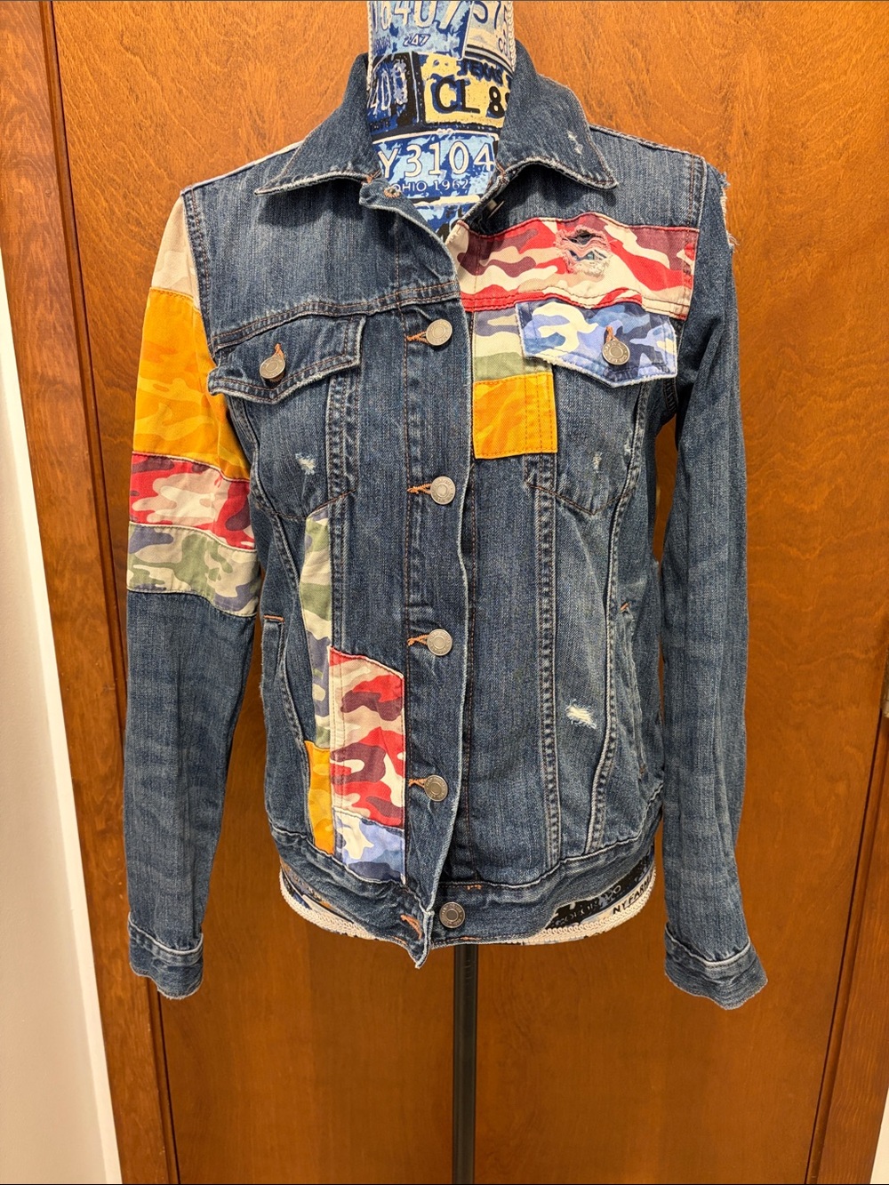 Gap Denim Patchwork Jacket with Multicolor Camouflage Accents size small